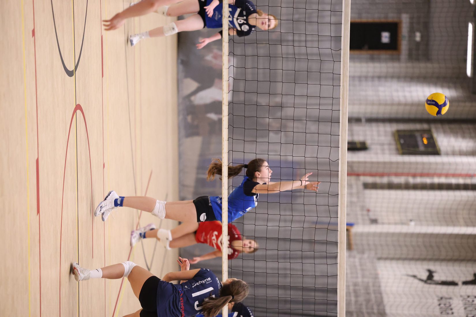 Volleybal duik redding