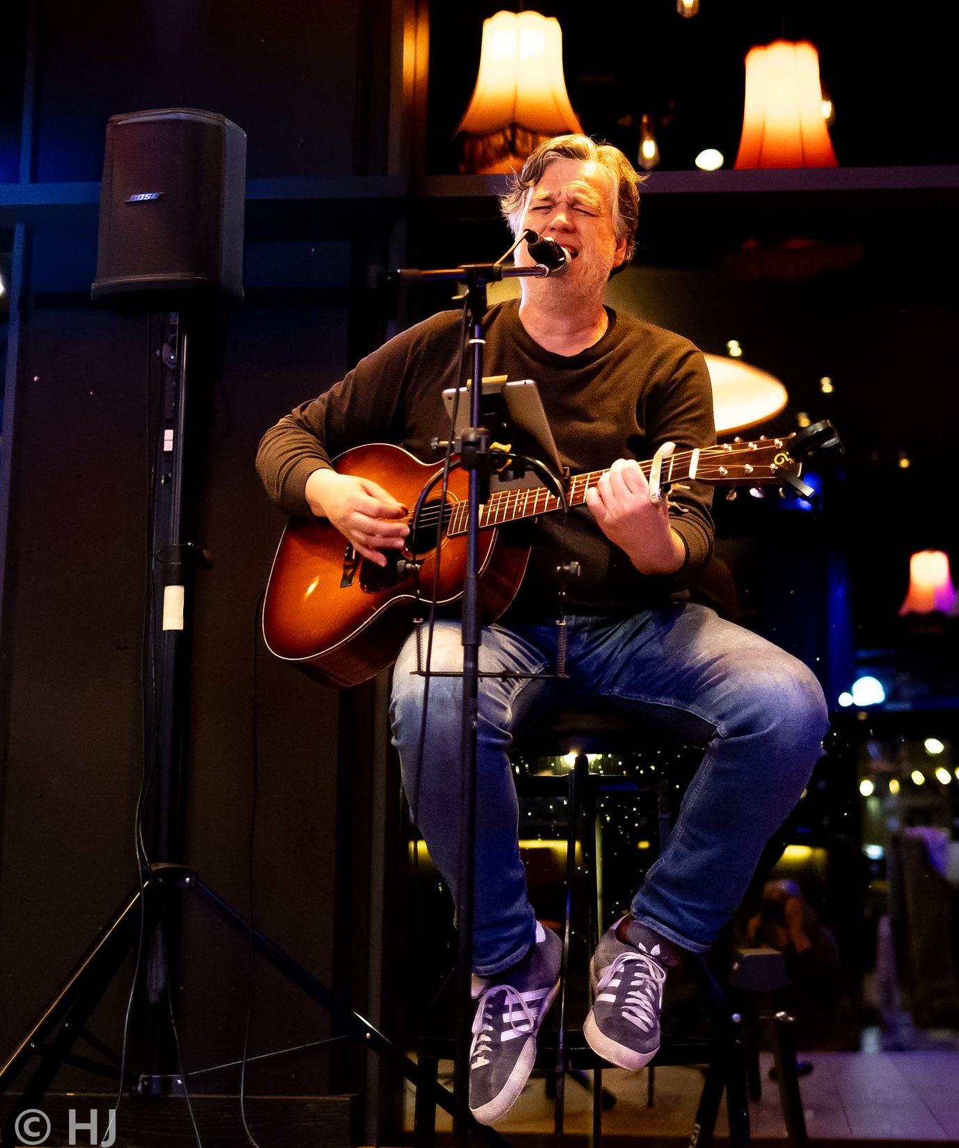 Zanger gitarist live café